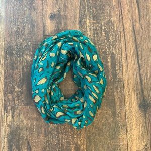 Cheetah tube scarf